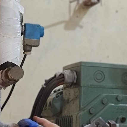 refrigerator repair technician